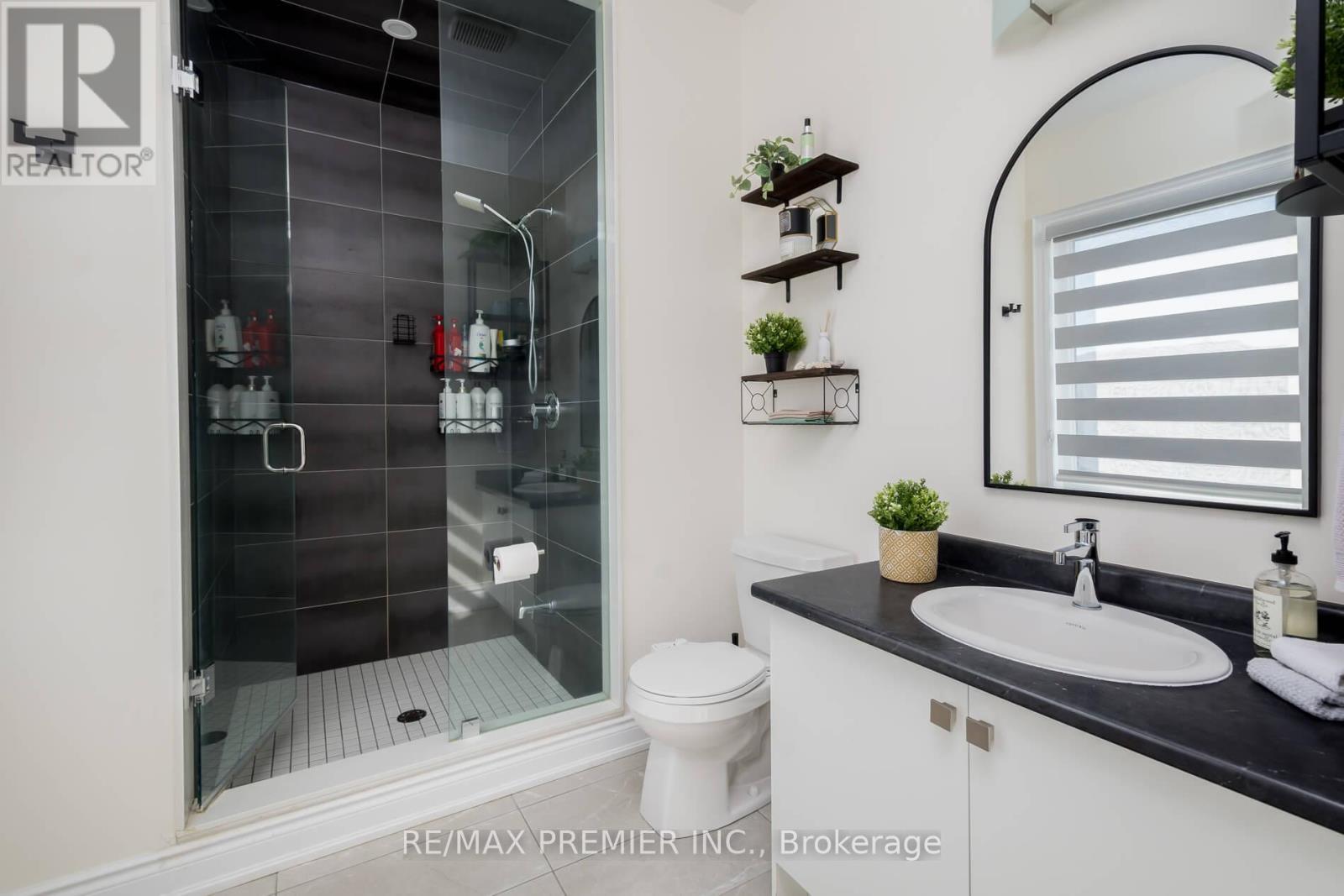 18 Inverness Way, Bradford West Gwillimbury, Ontario  L3Z 0W4 - Photo 41 - N12931388