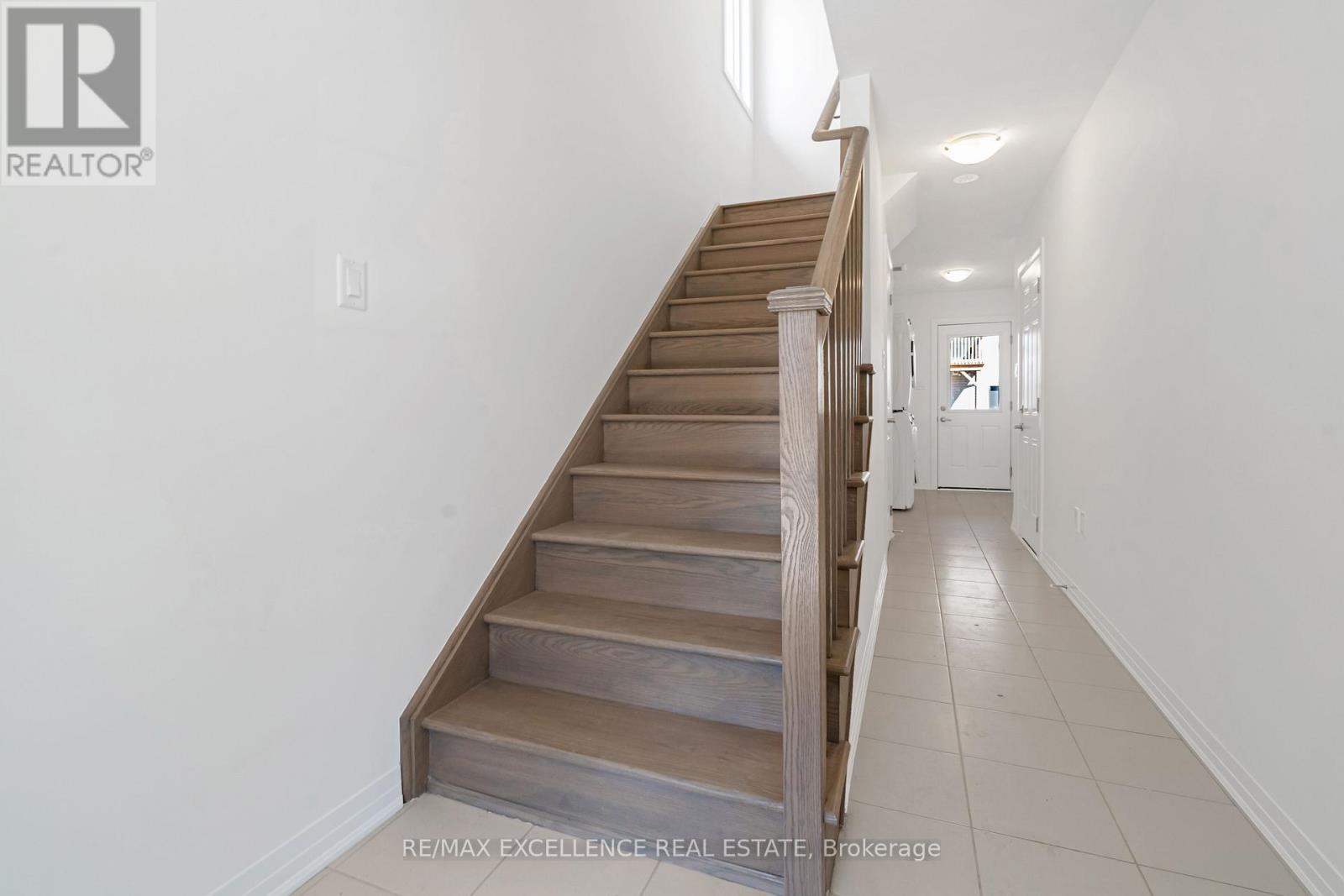 12 Hine Road, Brantford, Ontario  N3T 0W4 - Photo 2 - X12931376