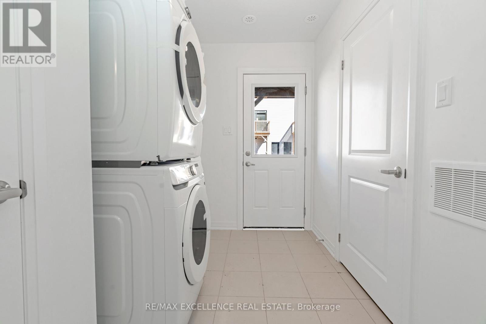 12 Hine Road, Brantford, Ontario  N3T 0W4 - Photo 3 - X12931376