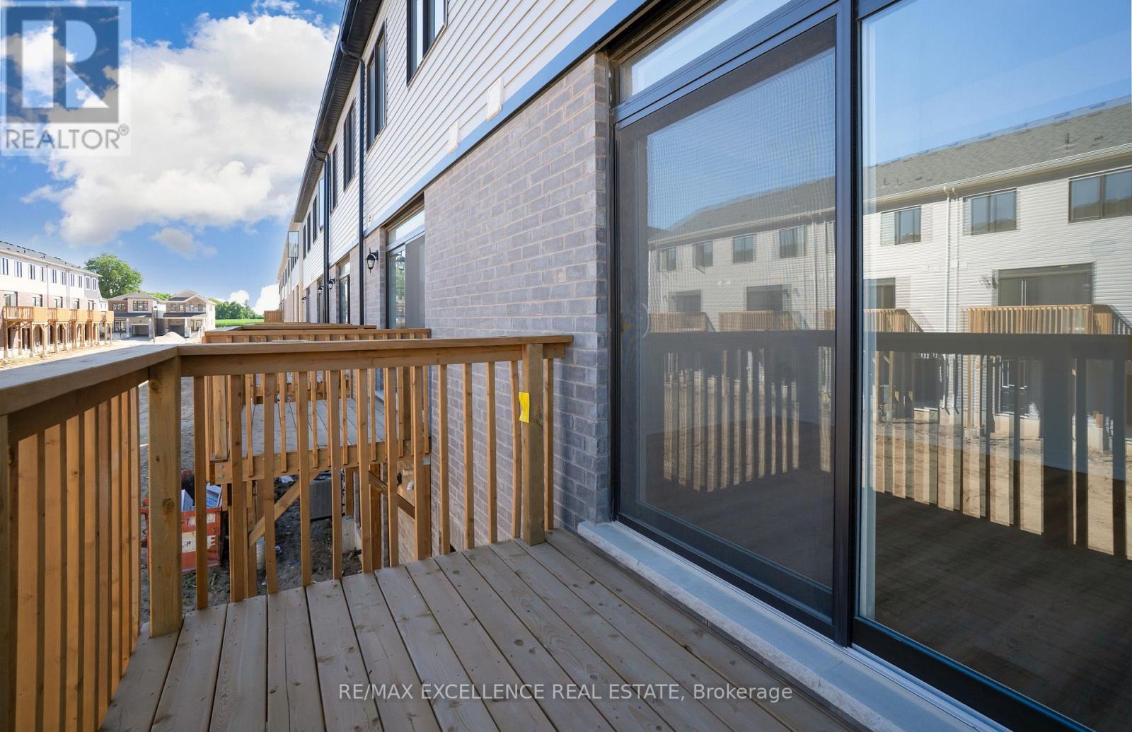 12 Hine Road, Brantford, Ontario  N3T 0W4 - Photo 7 - X12931376