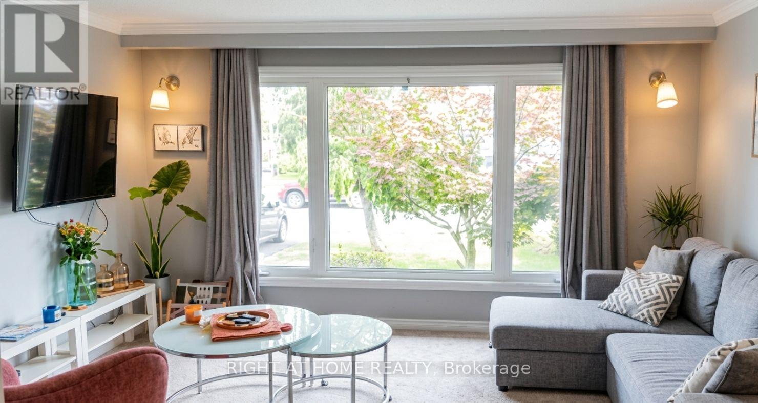 14 Canterbury Drive, St. Catharines, Ontario  L2P 3M7 - Photo 2 - X12931392