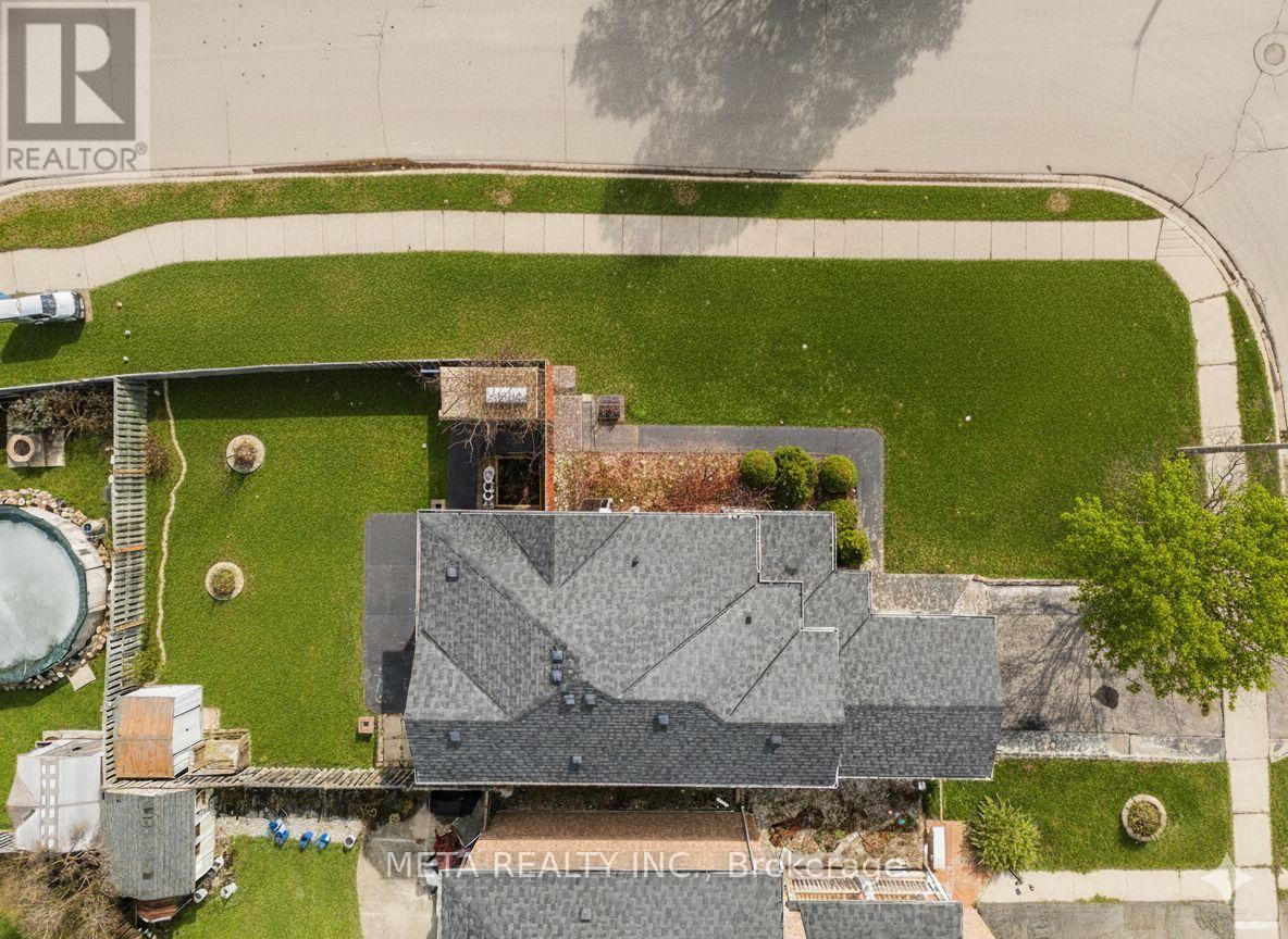 59 Brunswick Street, Brampton, Ontario  L6X 4Y4 - Photo 2 - W12905336