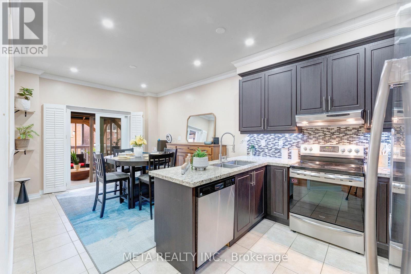 30 Krakow Street, Brampton, Ontario L6Y 0K7 - Photo 7 - W12906932