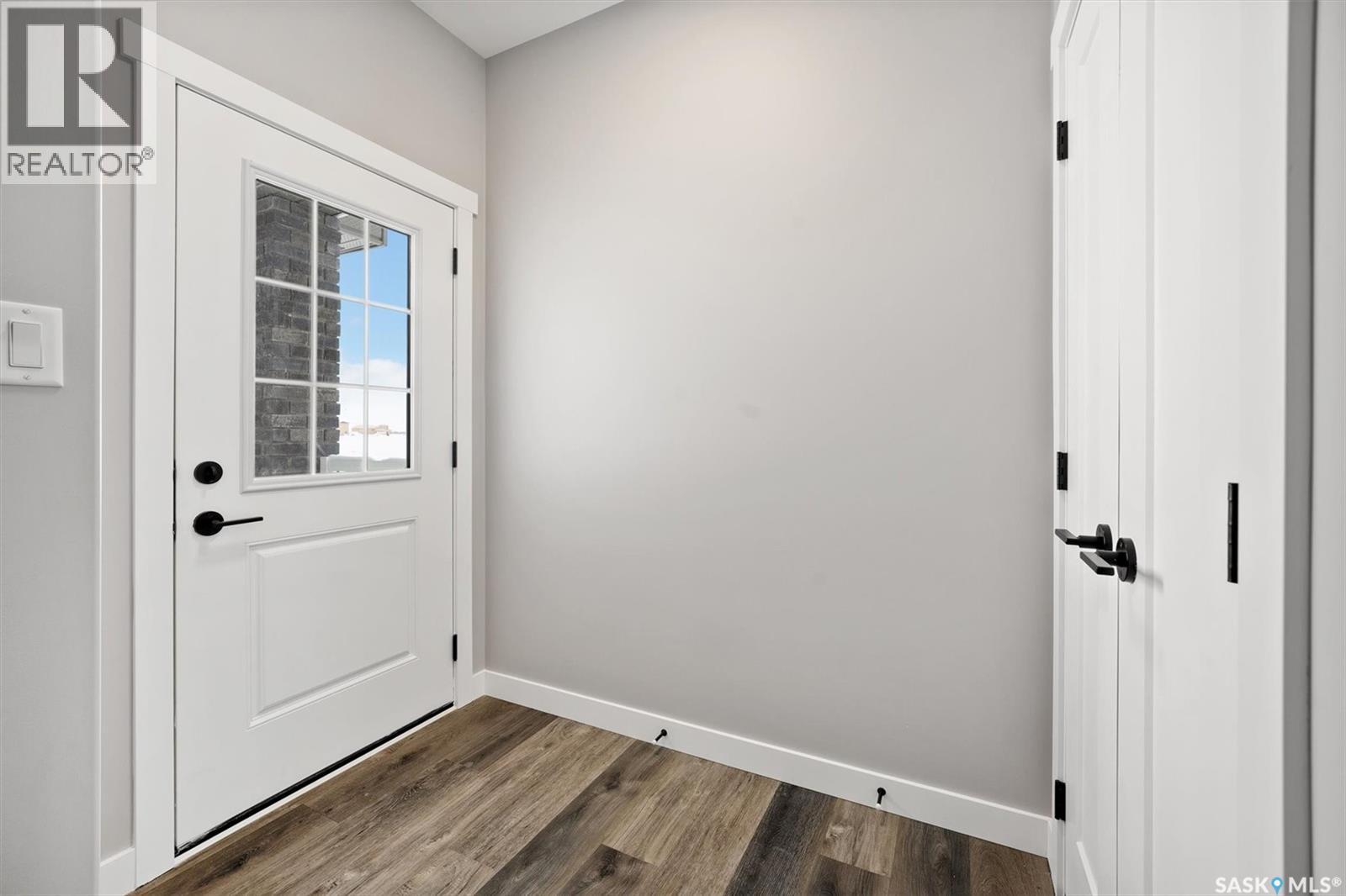 313 Veterans Drive, Warman, Saskatchewan  S0K 4S3 - Photo 3 - SK031499