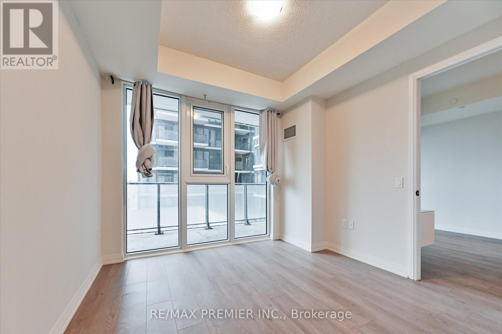 308 - 9000 Jane Street, Vaughan, Ontario  L4K 0M6 - Photo 10 - N12930436