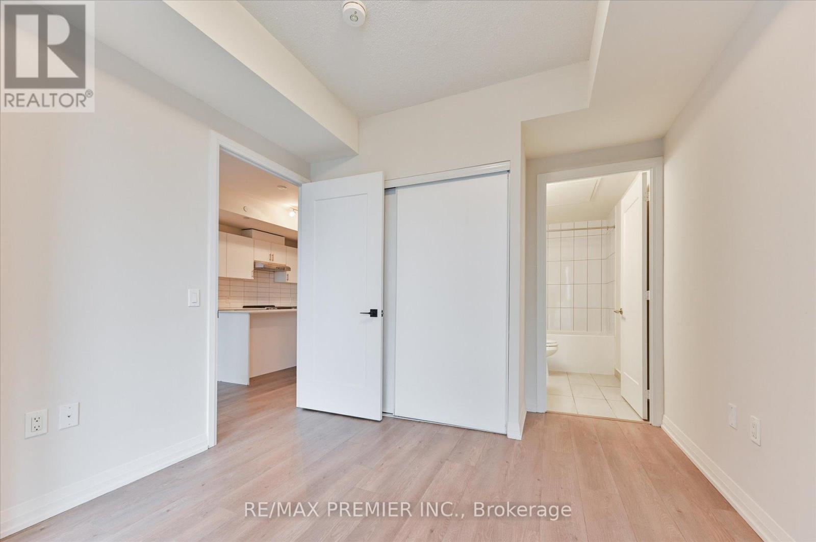 308 - 9000 Jane Street, Vaughan, Ontario  L4K 0M6 - Photo 11 - N12930436