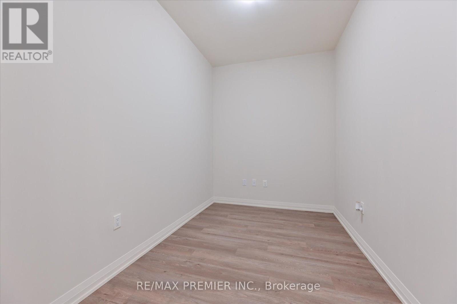 308 - 9000 Jane Street, Vaughan, Ontario  L4K 0M6 - Photo 7 - N12930436