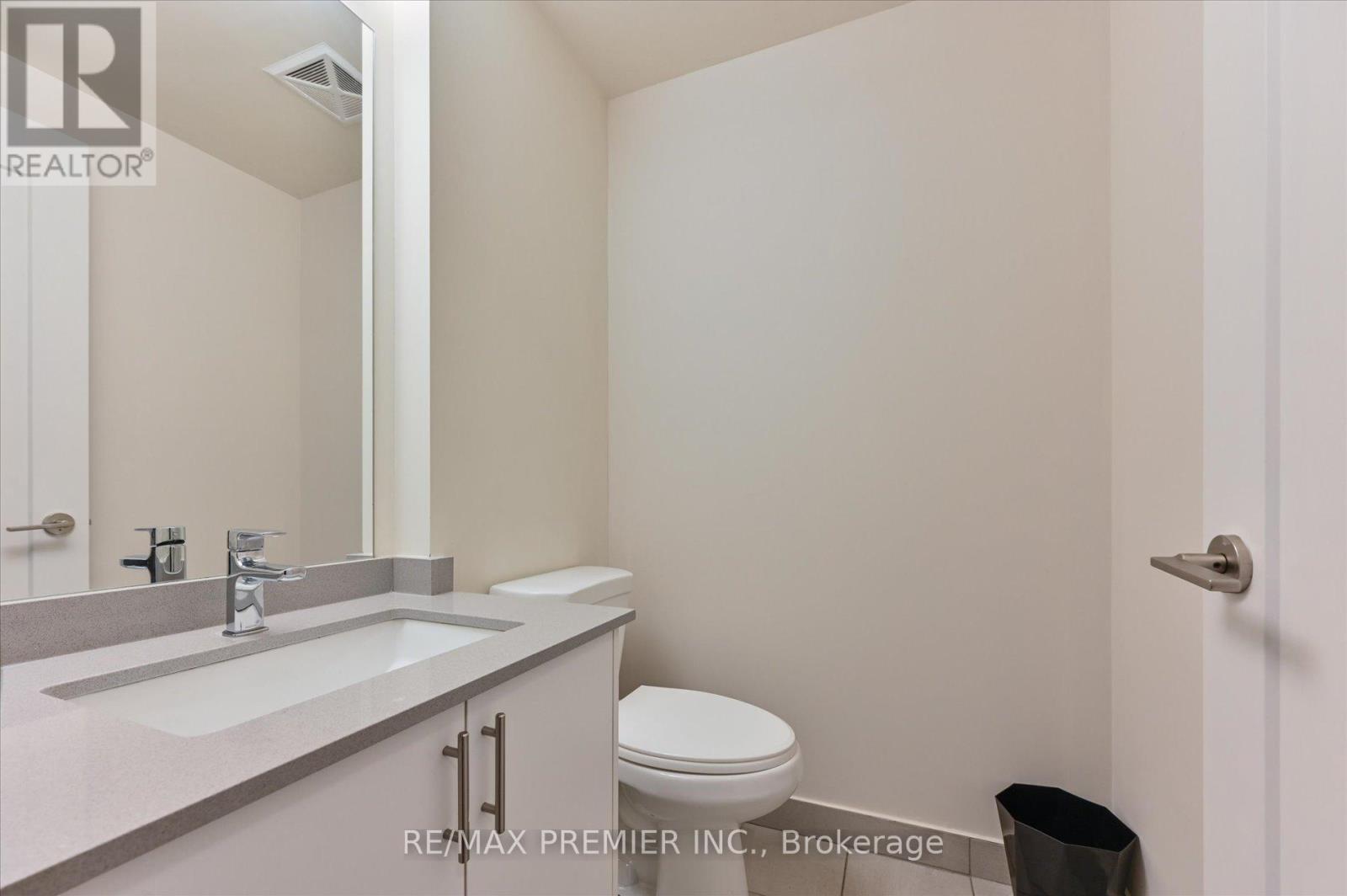 308 - 9000 Jane Street, Vaughan, Ontario  L4K 0M6 - Photo 9 - N12930436