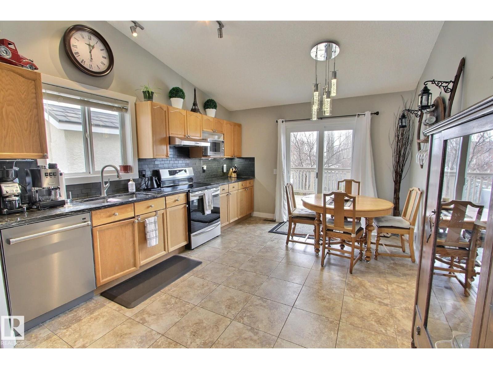 12 Belfry Fairway Cr, Stony Plain, Alberta  T7Z 2M8 - Photo 4 - E4479307