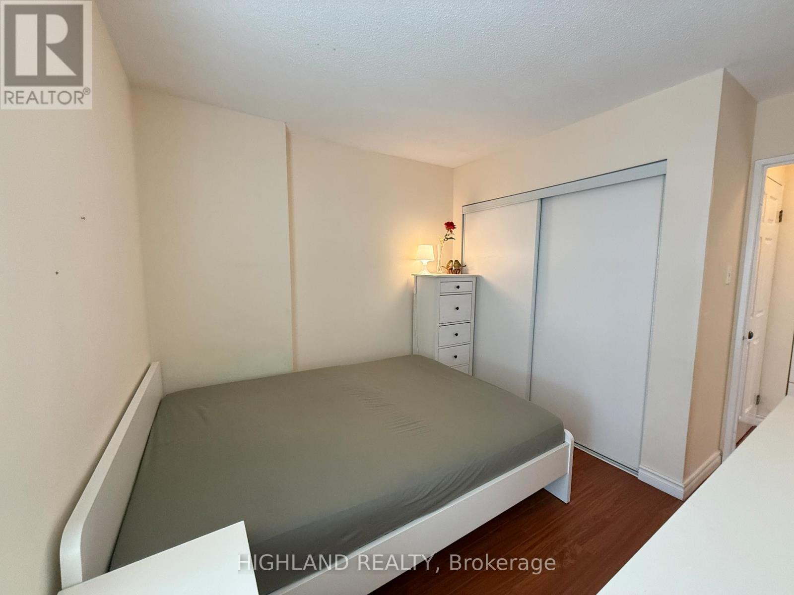 611 - 88 Charles Street E, Toronto, Ontario  M4Y 2W7 - Photo 12 - C12931412