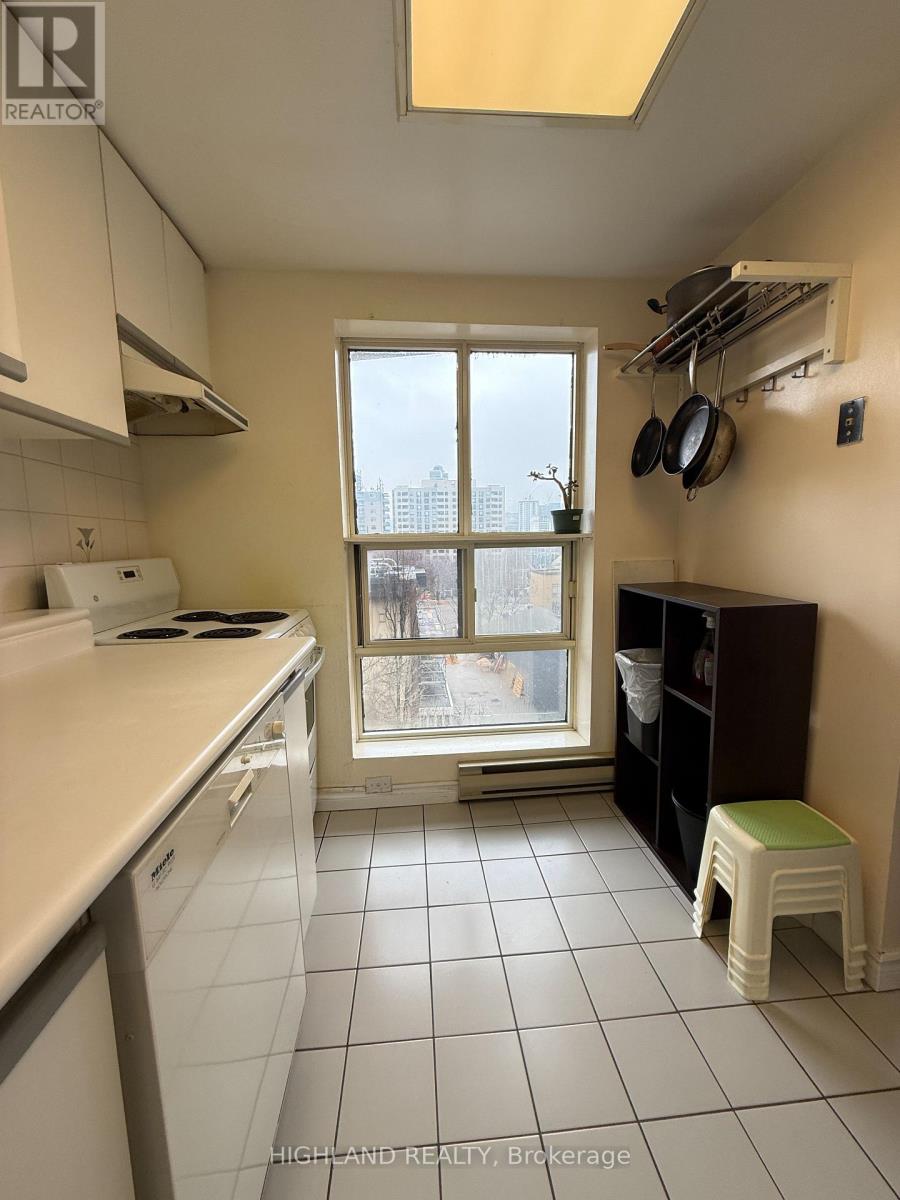 611 - 88 Charles Street E, Toronto, Ontario  M4Y 2W7 - Photo 17 - C12931412