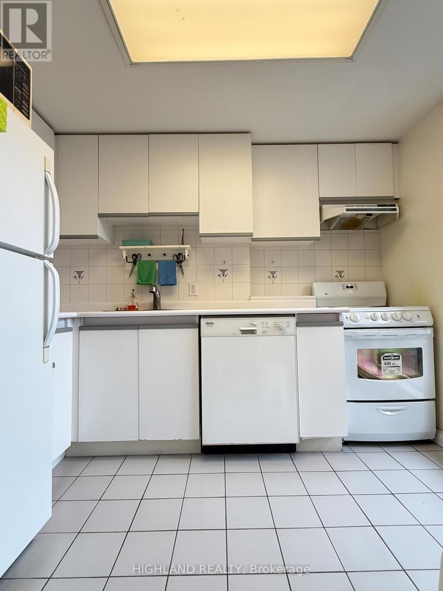 611 - 88 Charles Street E, Toronto, Ontario  M4Y 2W7 - Photo 18 - C12931412