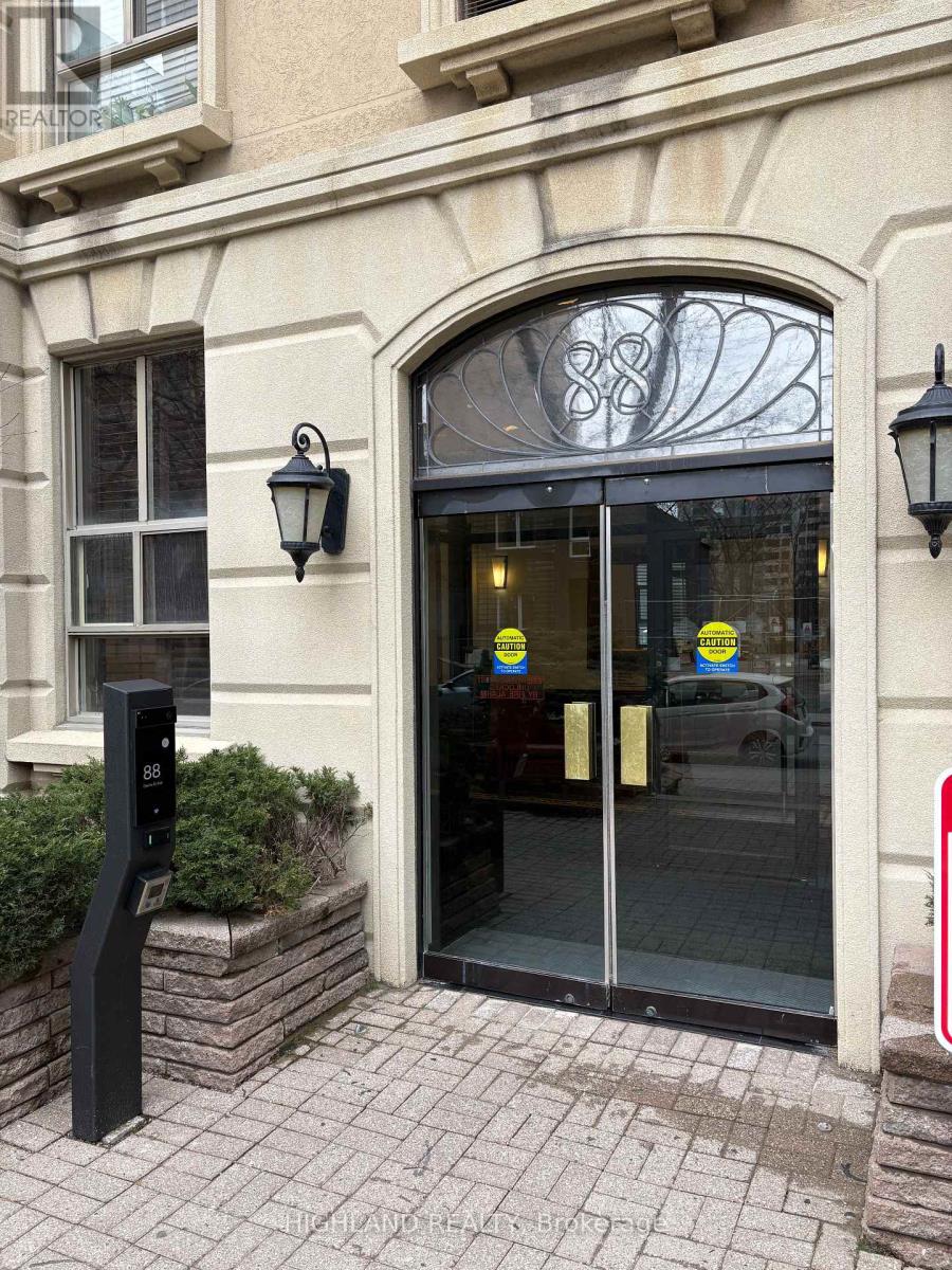 611 - 88 Charles Street E, Toronto, Ontario  M4Y 2W7 - Photo 3 - C12931412