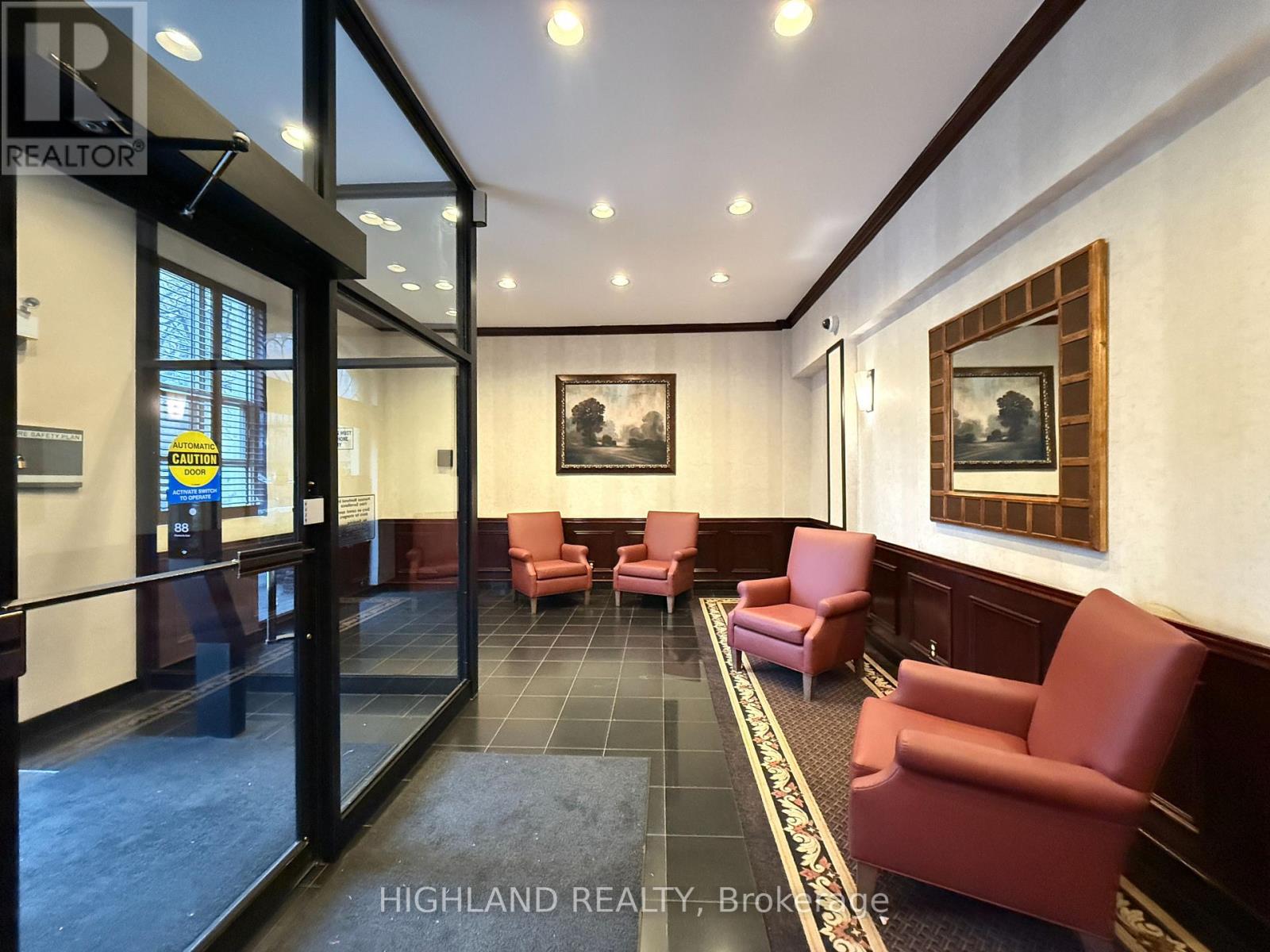 611 - 88 Charles Street E, Toronto, Ontario  M4Y 2W7 - Photo 4 - C12931412