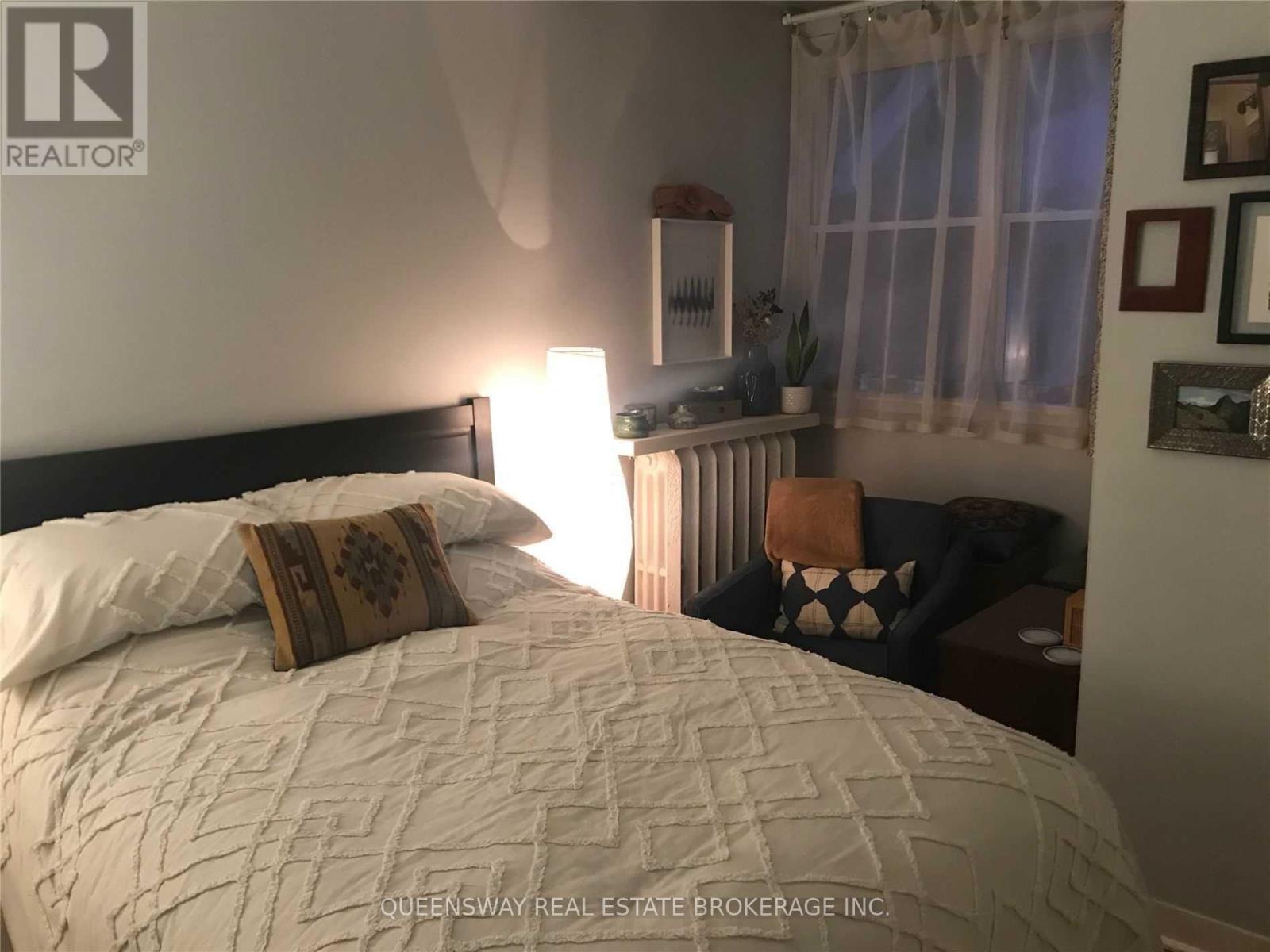 505 Markham Street, Toronto, Ontario  M6G 2L4 - Photo 6 - C12931418