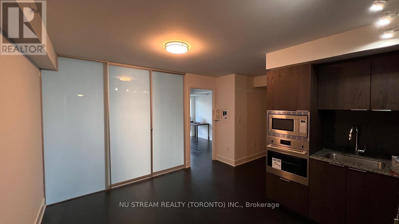 1620 - 955 Bay Street, Toronto, Ontario  M5S 0C6 - Photo 15 - C12931428