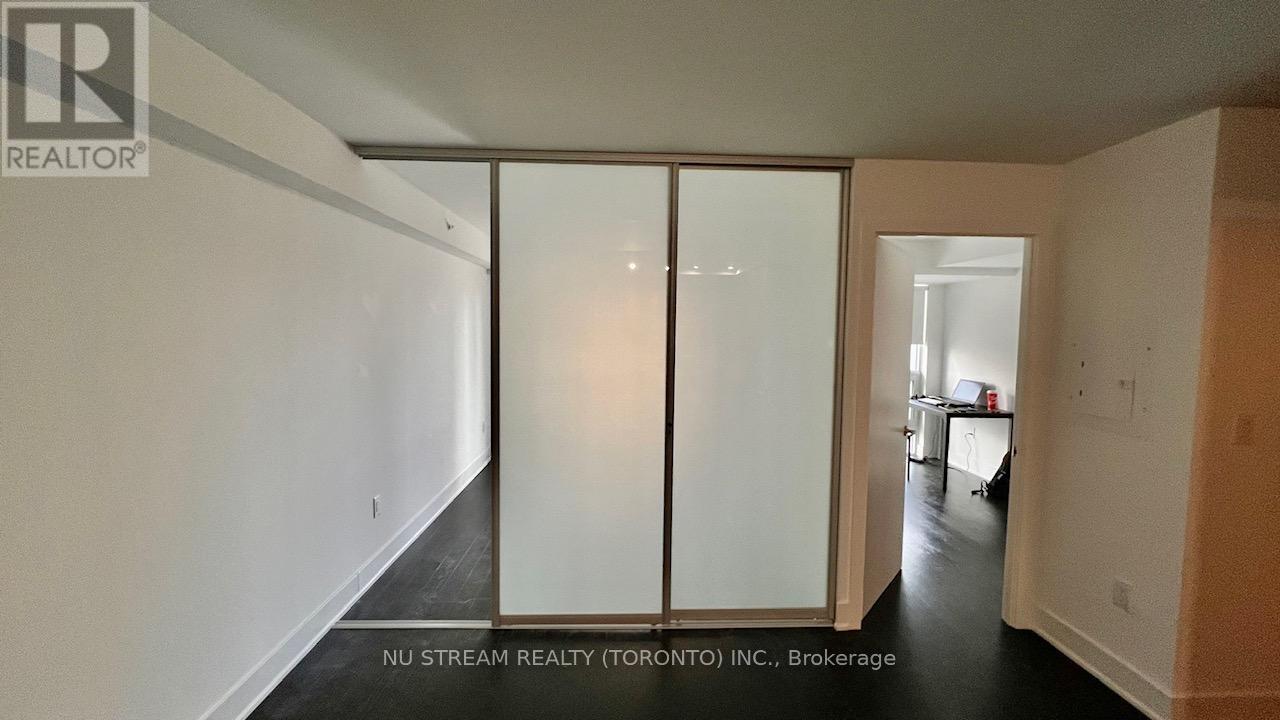 1620 - 955 Bay Street, Toronto, Ontario  M5S 0C6 - Photo 16 - C12931428