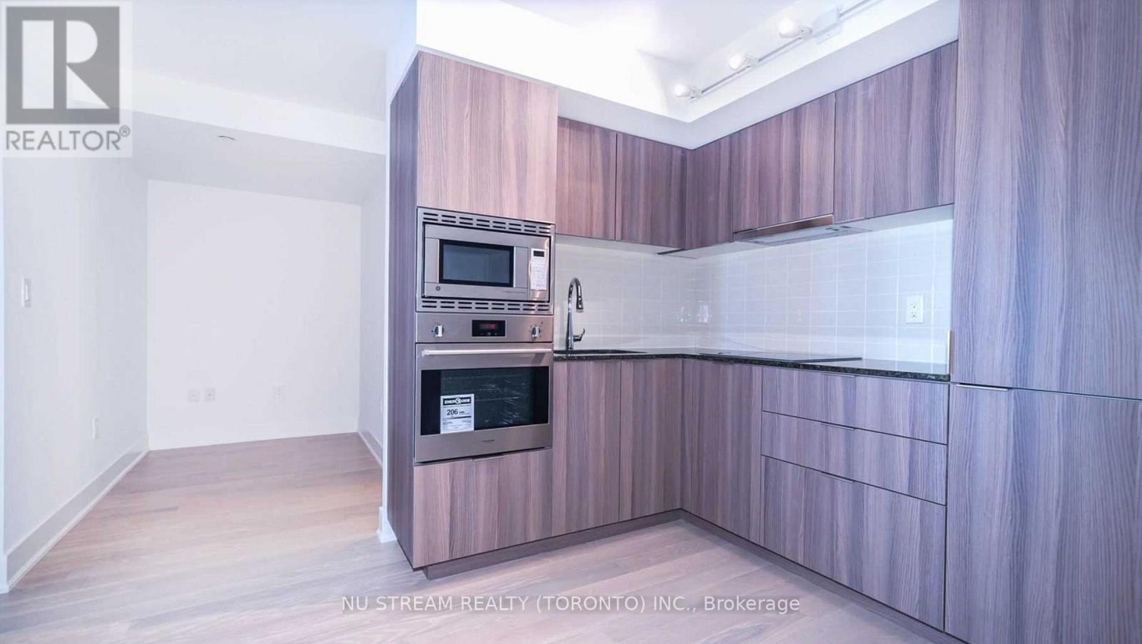 1620 - 955 Bay Street, Toronto, Ontario  M5S 0C6 - Photo 7 - C12931428