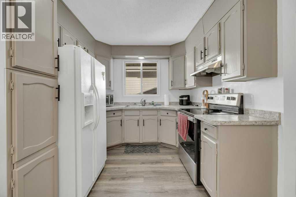 5014, 5016 52 Avenue, Ponoka, Alberta  T4J 1H5 - Photo 32 - A2285091