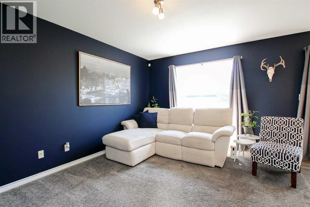 60 Arnold Close, Red Deer, Alberta  T4R 3G3 - Photo 5 - A2290072