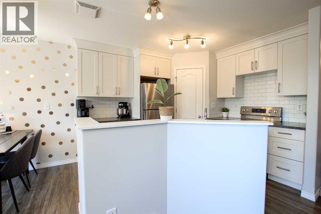 60 Arnold Close, Red Deer, Alberta  T4R 3G3 - Photo 8 - A2290072