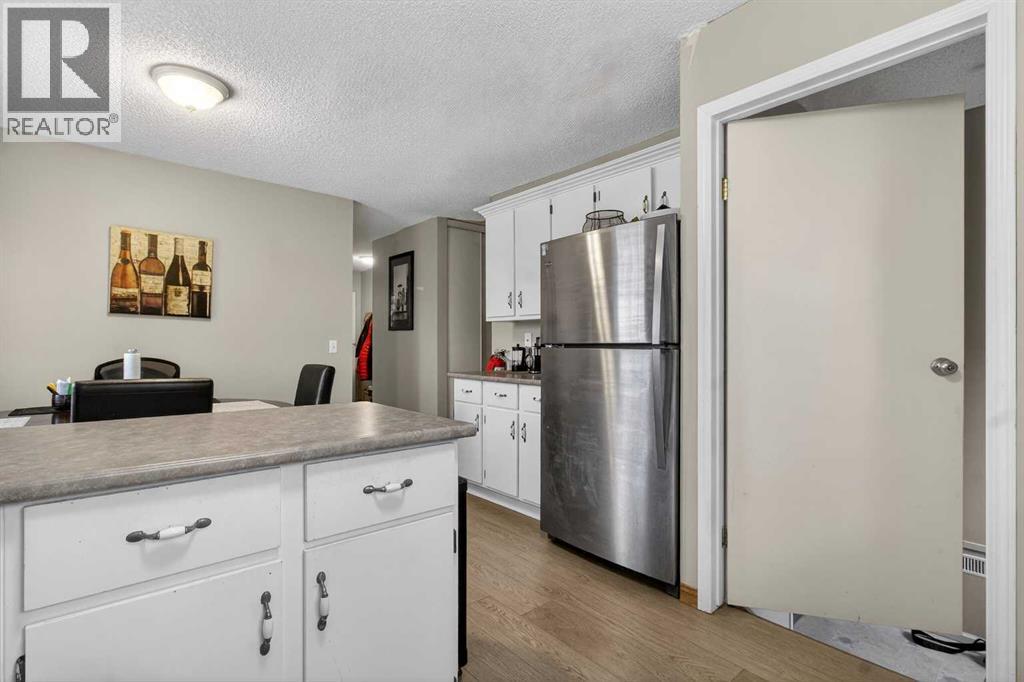 27 Bedford Road Ne, Calgary, Alberta  T3K 2K7 - Photo 6 - A2296242