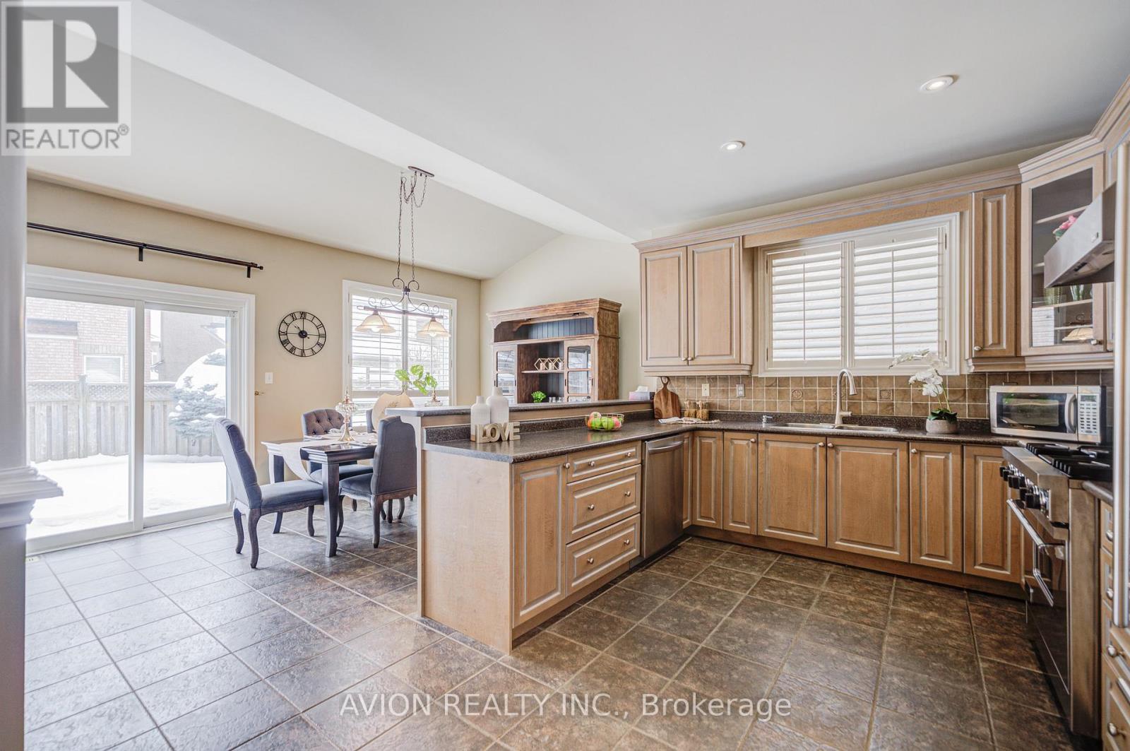 15 Tacc Trail, Vaughan, Ontario  L4H 2H4 - Photo 9 - N12931430