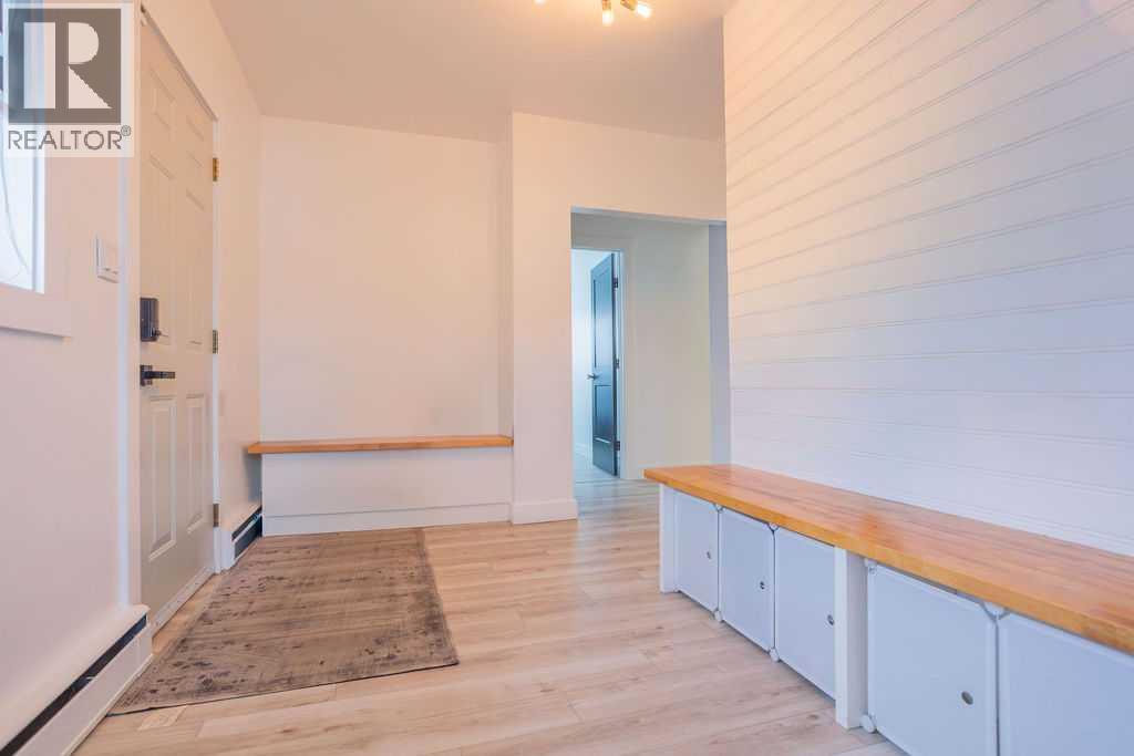 638 9 Avenue, Wainwright, Alberta  T9W 1B3 - Photo 3 - A2289251