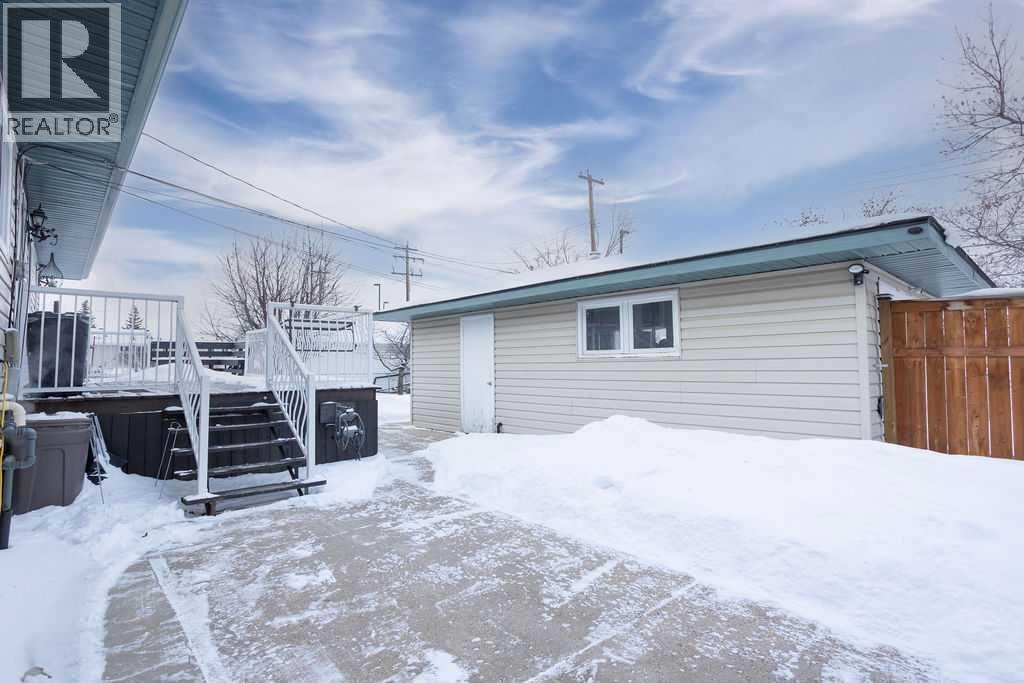638 9 Avenue, Wainwright, Alberta  T9W 1B3 - Photo 44 - A2289251