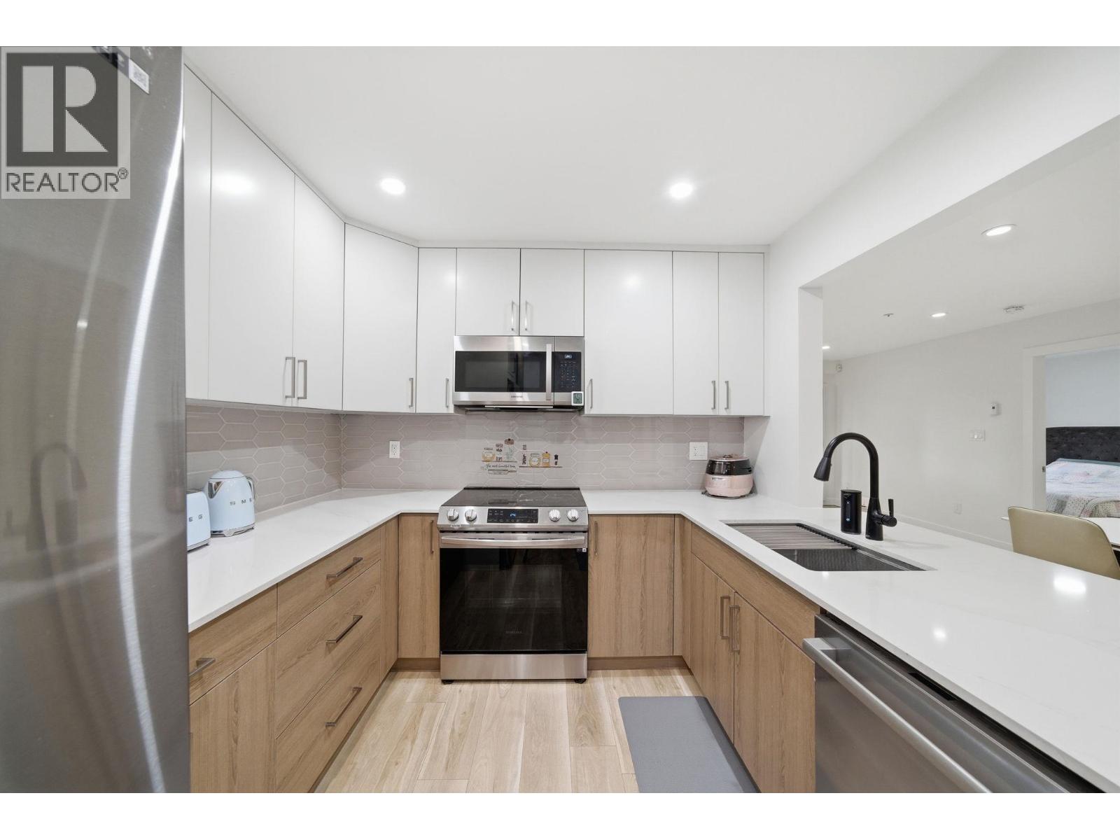 105 1190 Eastwood Street, Coquitlam, British Columbia V3B 7S1 - Photo 5 - R3100706