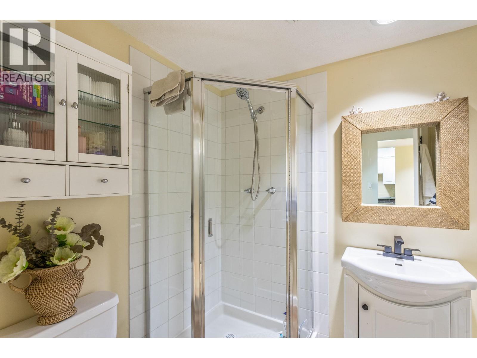 205 1518 Bowser Avenue, North Vancouver, British Columbia  V7P 2Y3 - Photo 13 - R3104353