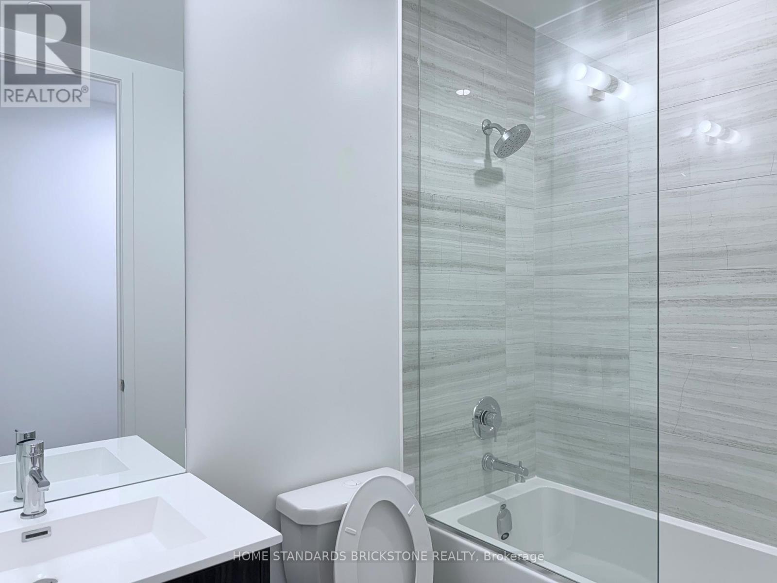 2512 - 180 Front Street E, Toronto, Ontario  M0A 0A9 - Photo 4 - C12931440