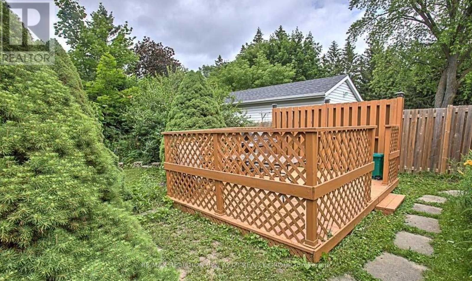 49 Don Mor Drive, Newmarket, Ontario  L3Y 1G8 - Photo 14 - N12931434