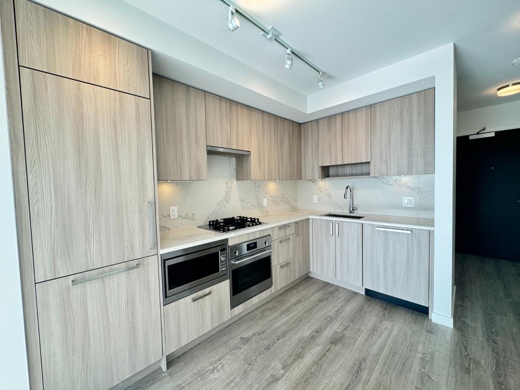 2910 13350 CENTRAL AVENUE, Surrey, British Columbia