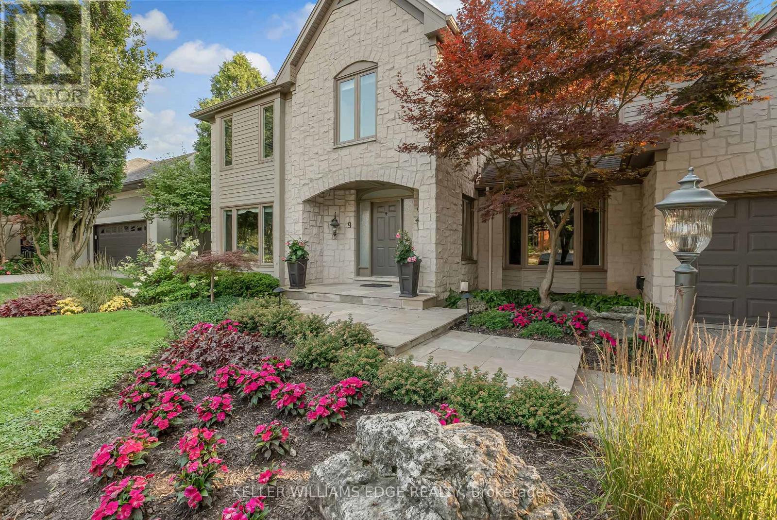 9 Flanders Drive, Hamilton, Ontario  L8B 0G6 - Photo 2 - X12931444