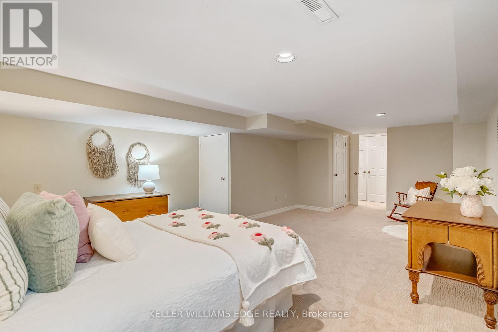 9 Flanders Drive, Hamilton, Ontario  L8B 0G6 - Photo 41 - X12931444