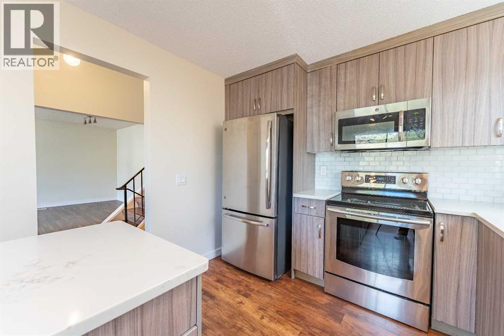 15 Scenic Rise Nw, Calgary, Alberta  T3L 1A6 - Photo 11 - A2293814