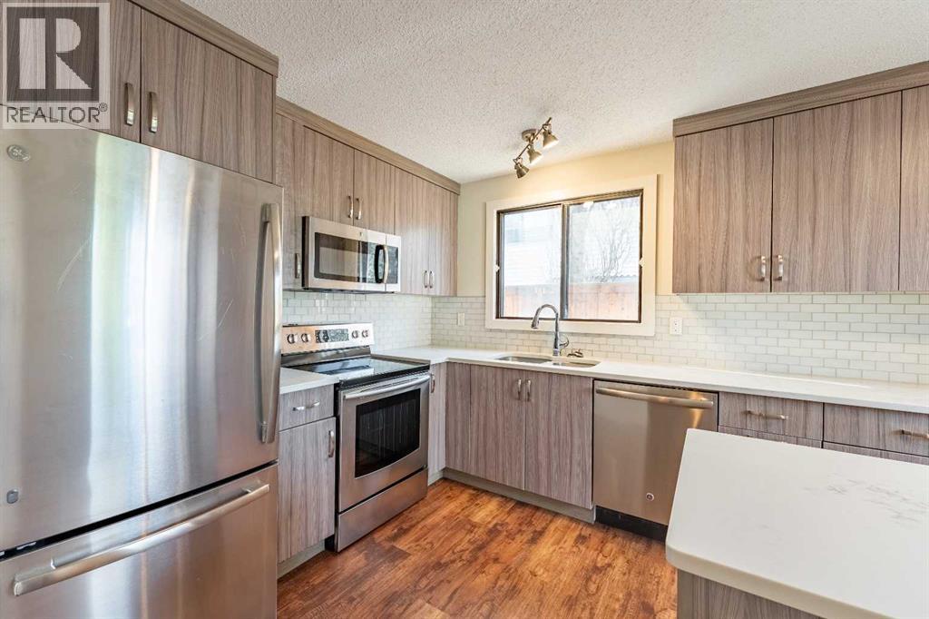 15 Scenic Rise Nw, Calgary, Alberta  T3L 1A6 - Photo 8 - A2293814