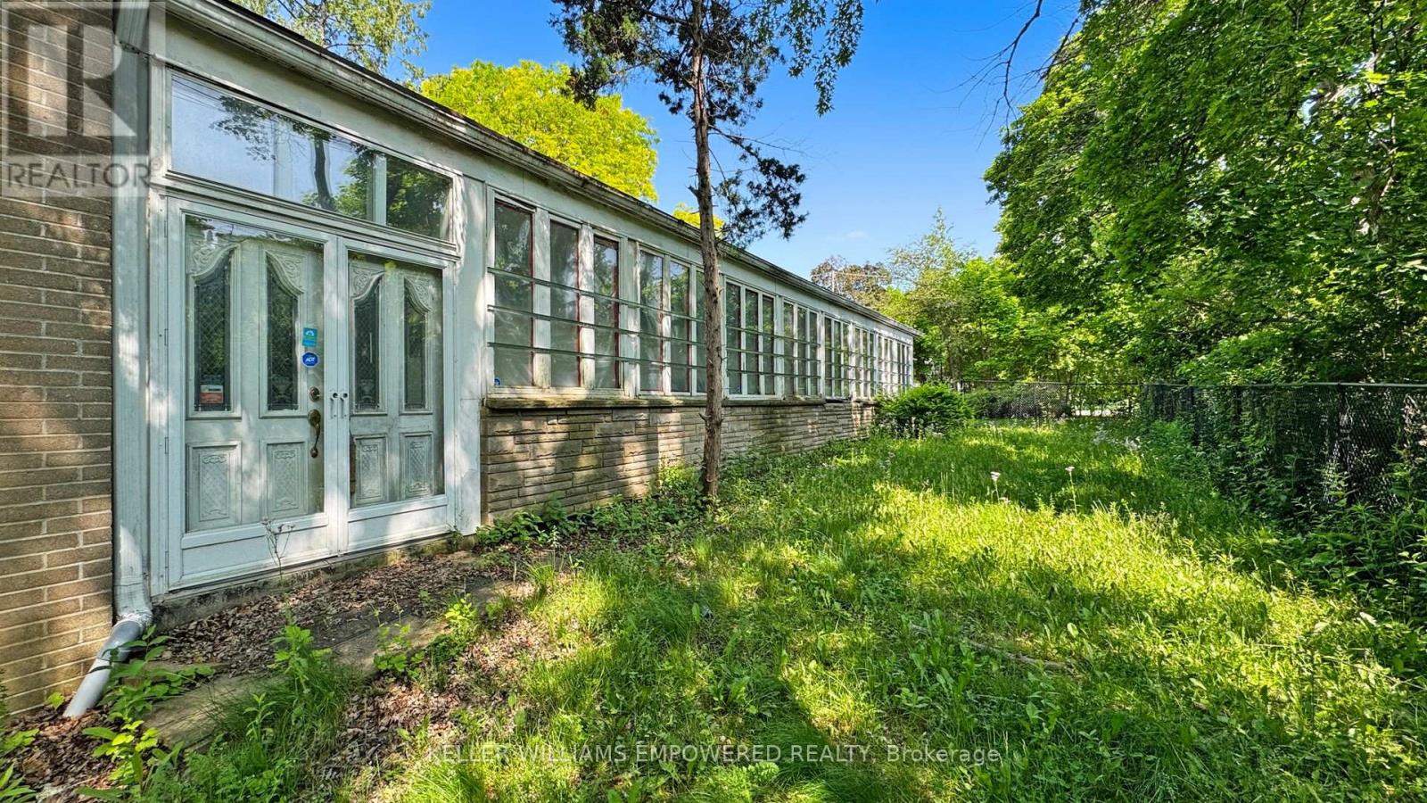 117 Arjay Crescent, Toronto, Ontario M2L 1C6 - Photo 11 - C12931454