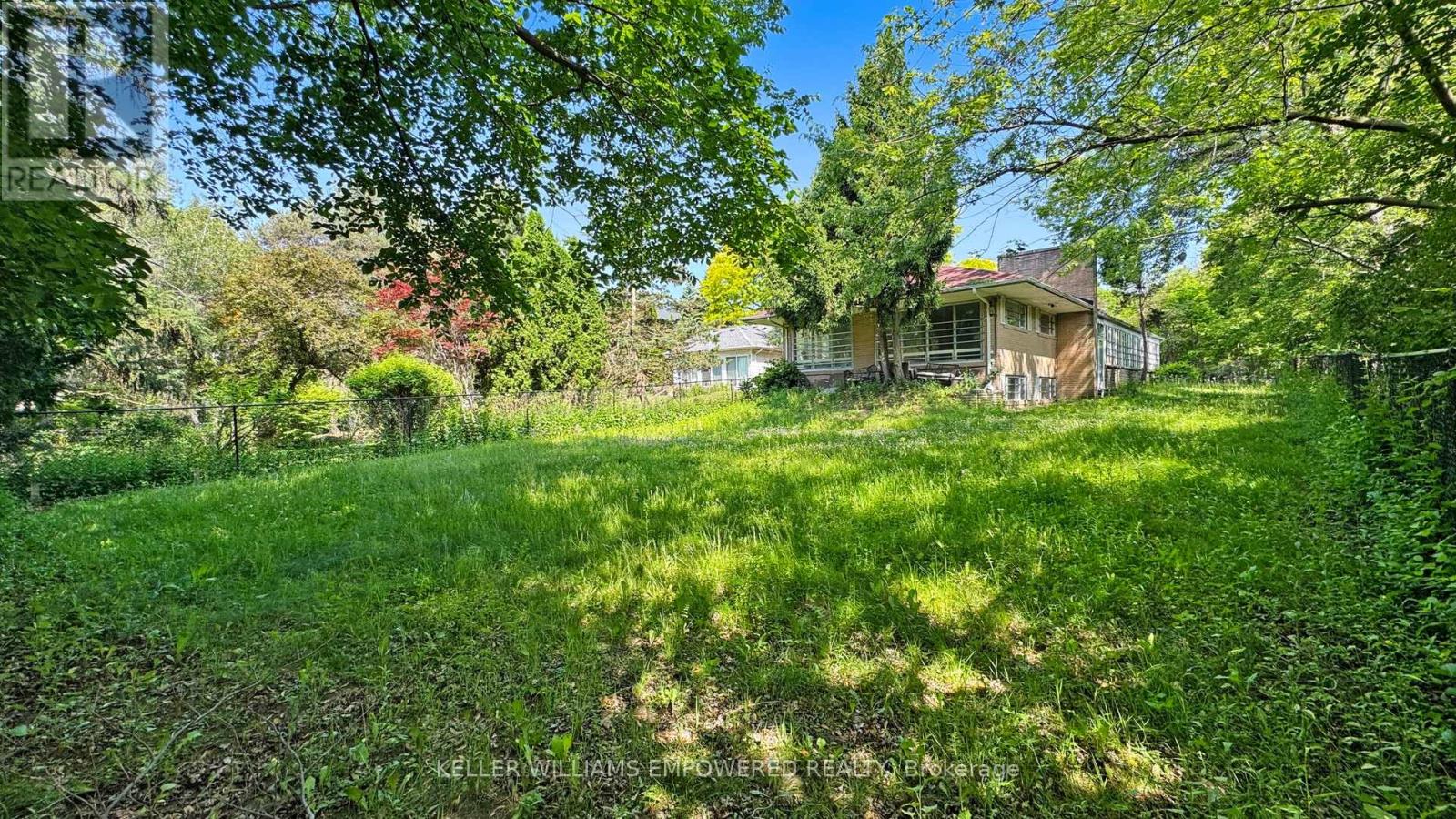 117 Arjay Crescent, Toronto, Ontario M2L 1C6 - Photo 8 - C12931454