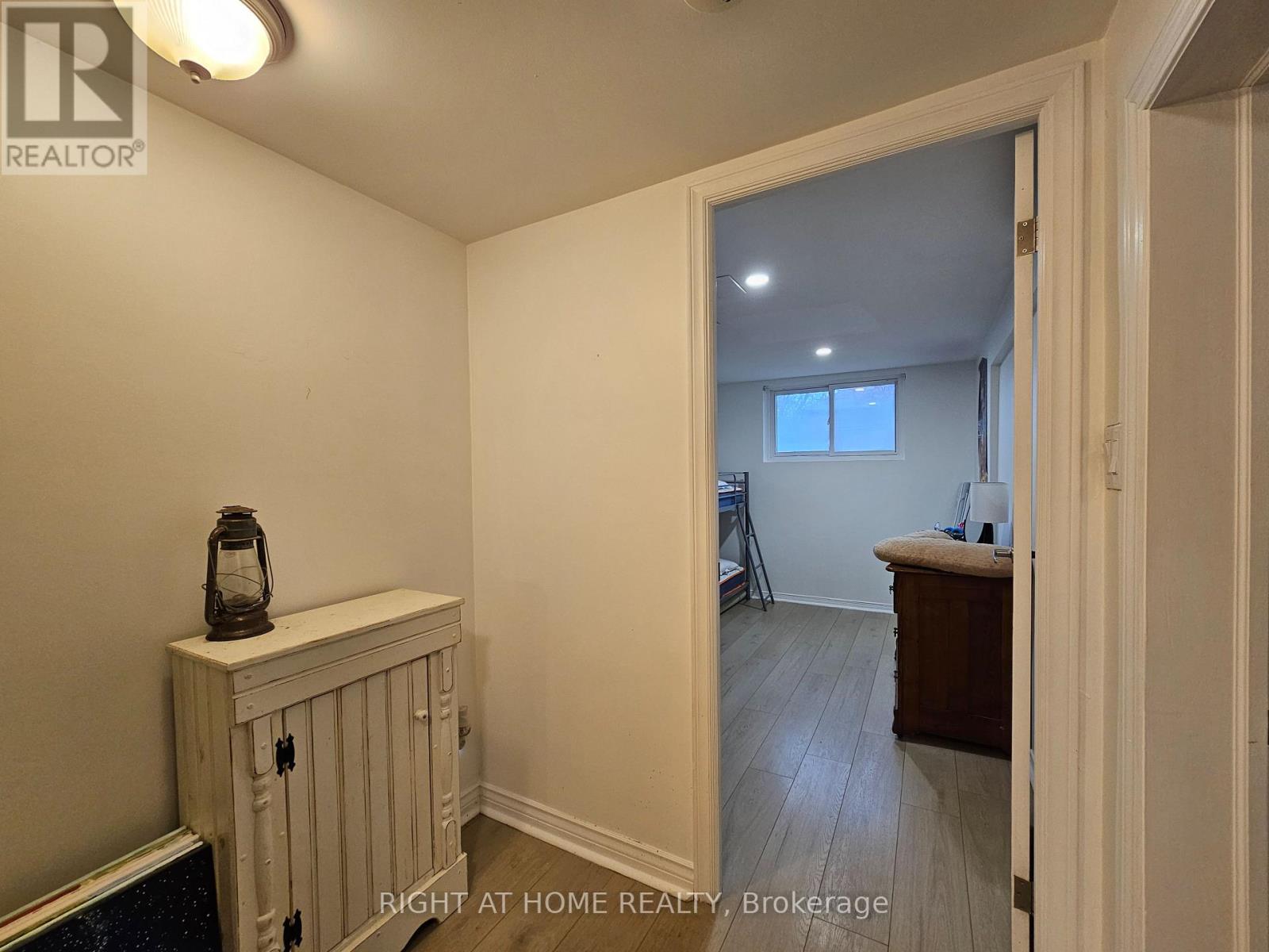 501 Ortono Avenue, Oshawa, Ontario  L1H 3L7 - Photo 10 - E12730730