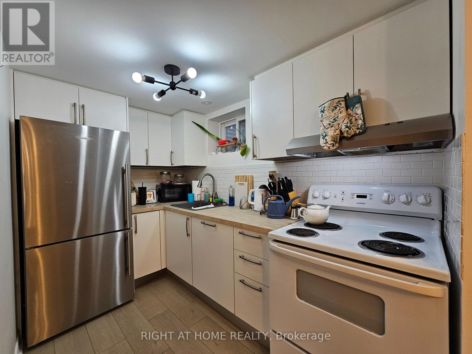 501 Ortono Avenue, Oshawa, Ontario  L1H 3L7 - Photo 5 - E12730730