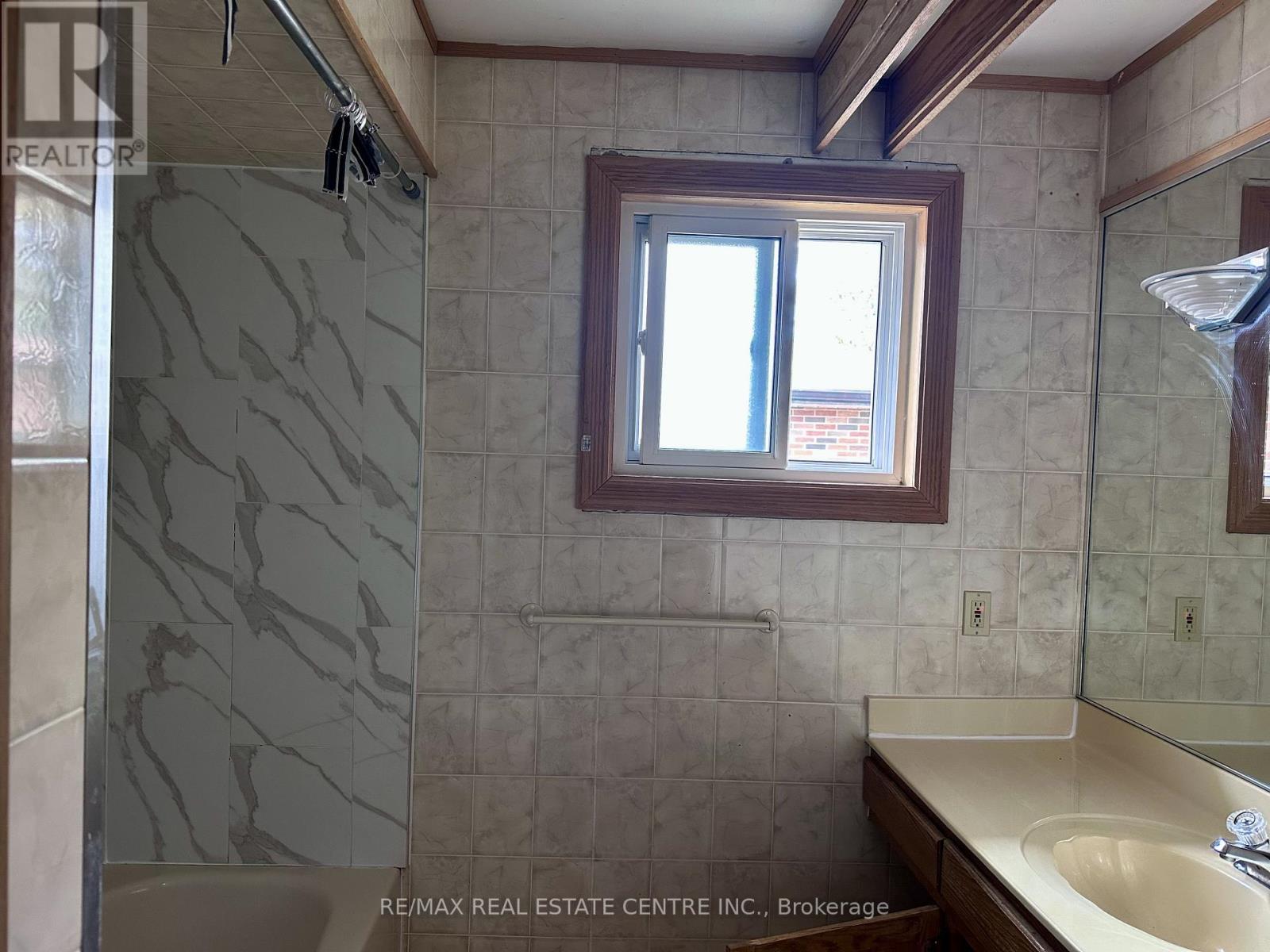 108 Iroquois Avenue, Oshawa, Ontario  L1G 3X3 - Photo 14 - E12931448