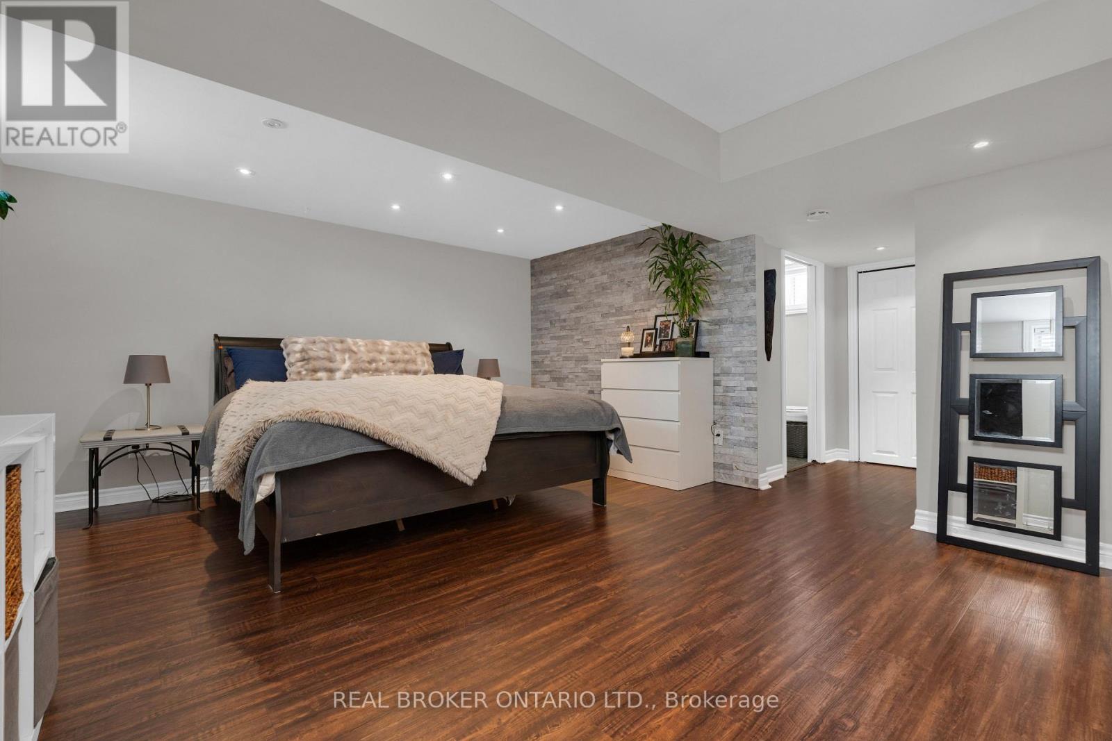 213 Centre Street, Essa, Ontario  L0M 1B0 - Photo 29 - N12931446