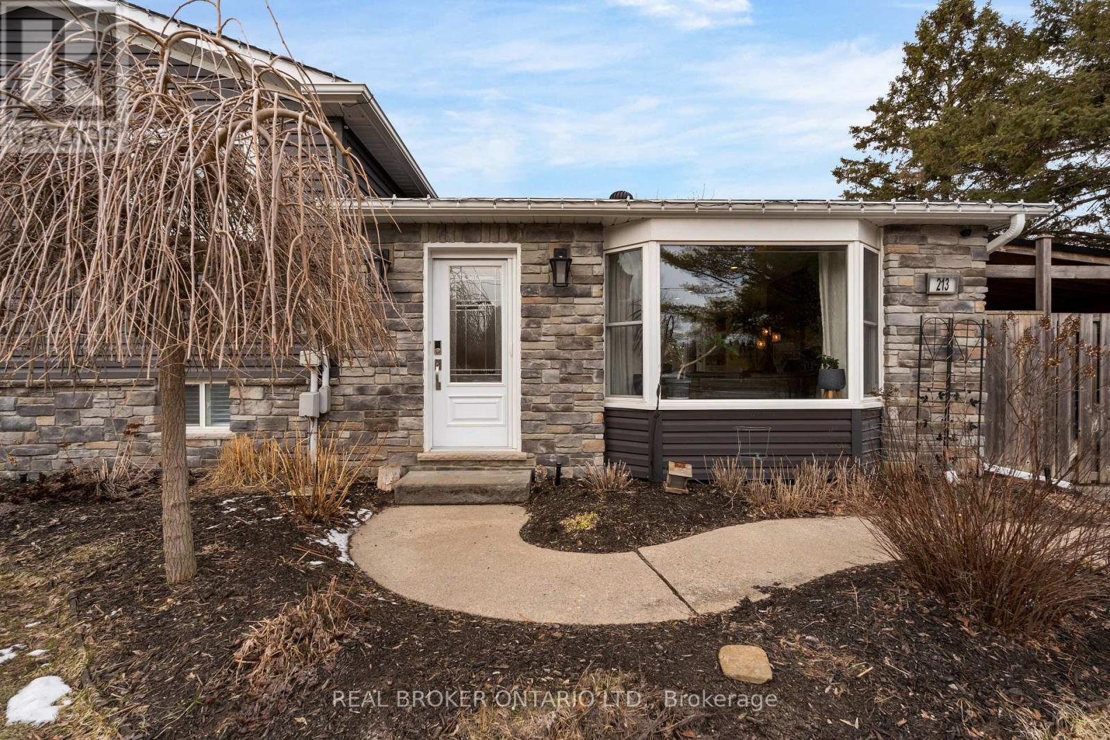 213 Centre Street, Essa, Ontario  L0M 1B0 - Photo 4 - N12931446