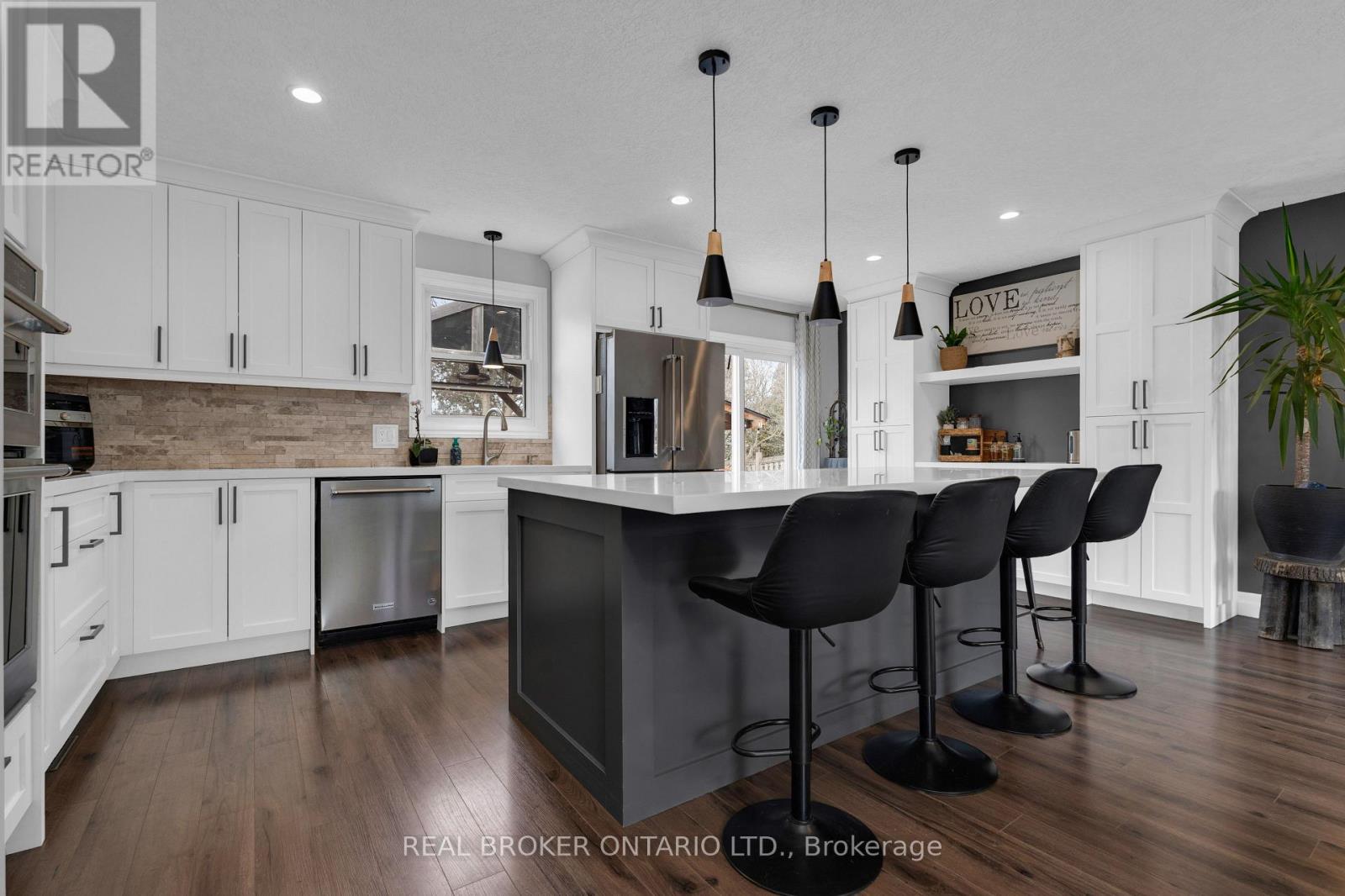 213 Centre Street, Essa, Ontario  L0M 1B0 - Photo 6 - N12931446