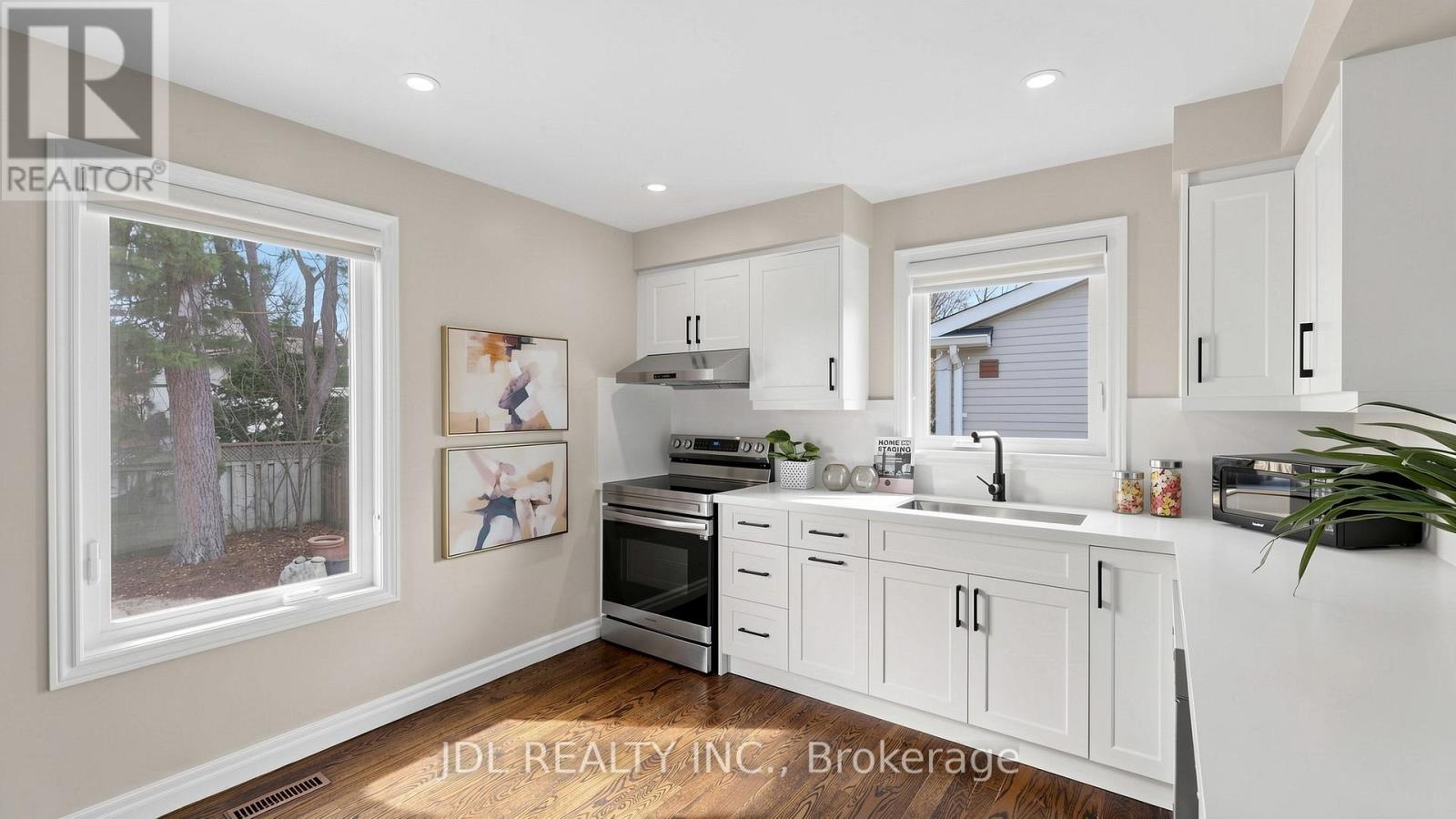 16 Breckonwood Crescent, Markham, Ontario  L3T 5E8 - Photo 11 - N12931462