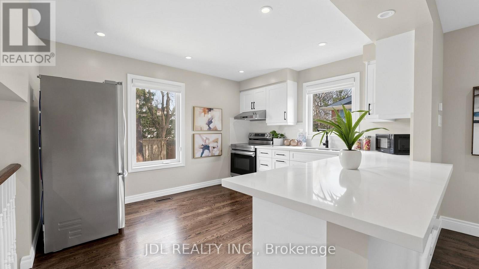 16 Breckonwood Crescent, Markham, Ontario  L3T 5E8 - Photo 9 - N12931462