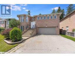 40 KELL PLACE, Barrie, Ontario