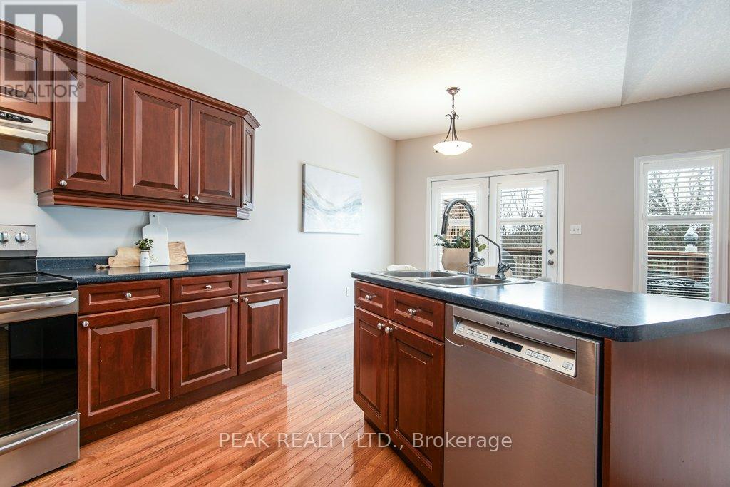 3 - 900 Doon Village Road, Kitchener, Ontario  N2P 1A4 - Photo 18 - X12931470